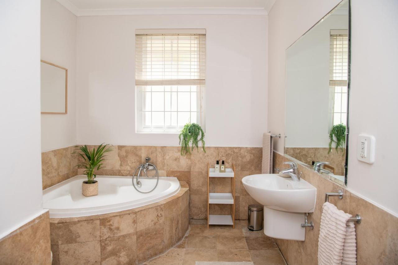 Camps Bay Guest Suite With Private Pool Kapsztad Zewnętrze zdjęcie